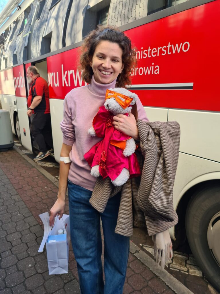 zdjęcie przedstawia grupę osób