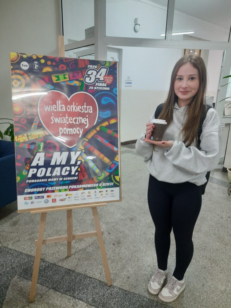 zdjęcie przedstawia grupę osób