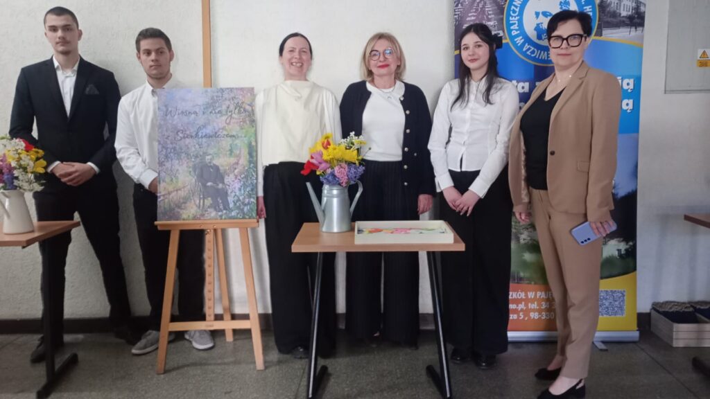 zdjęcie przedstawia grupę osób