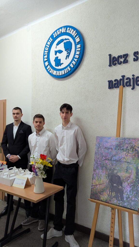 zdjęcie przedstawia grupę osób